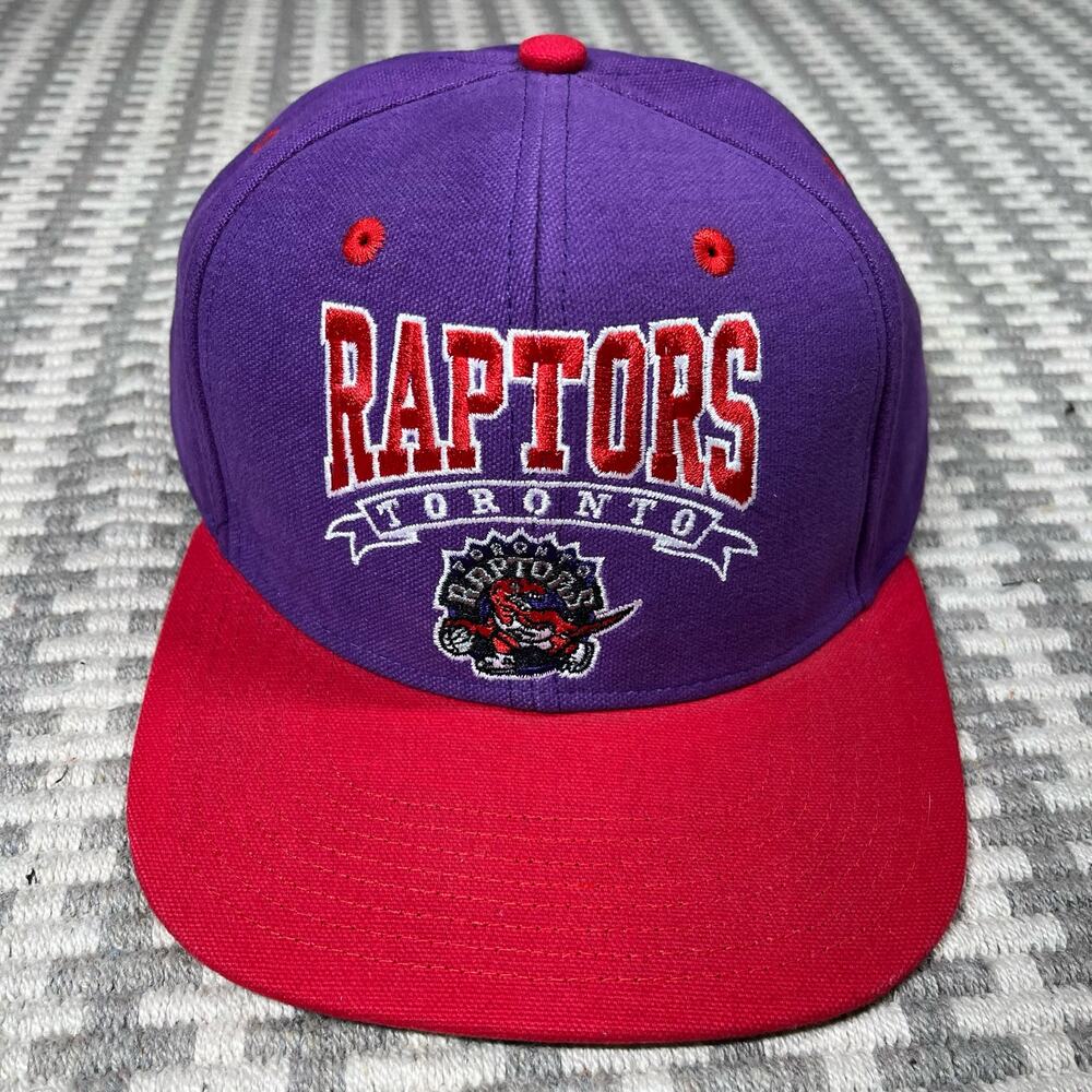 TORONTO‎ RAPTORS NBA Retro Vintage Snapback Cap purple / Red Hat New By Adidas
